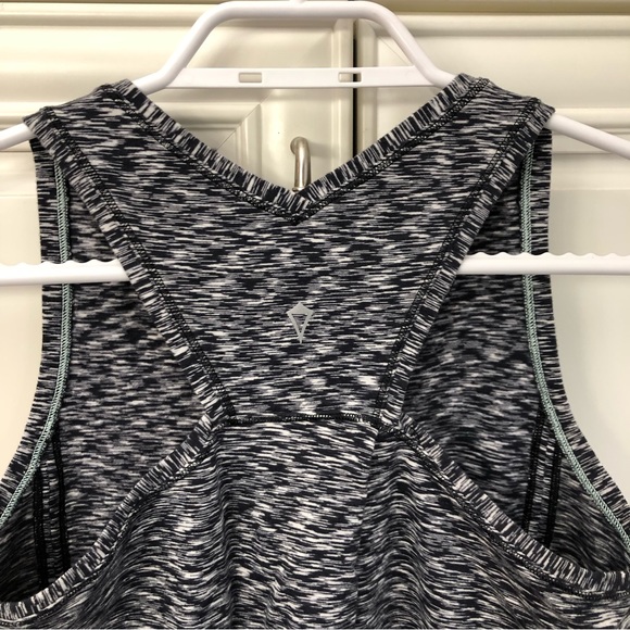Super soft Ivivva by Lululemon girl’s tank top - Picture 5 of 11